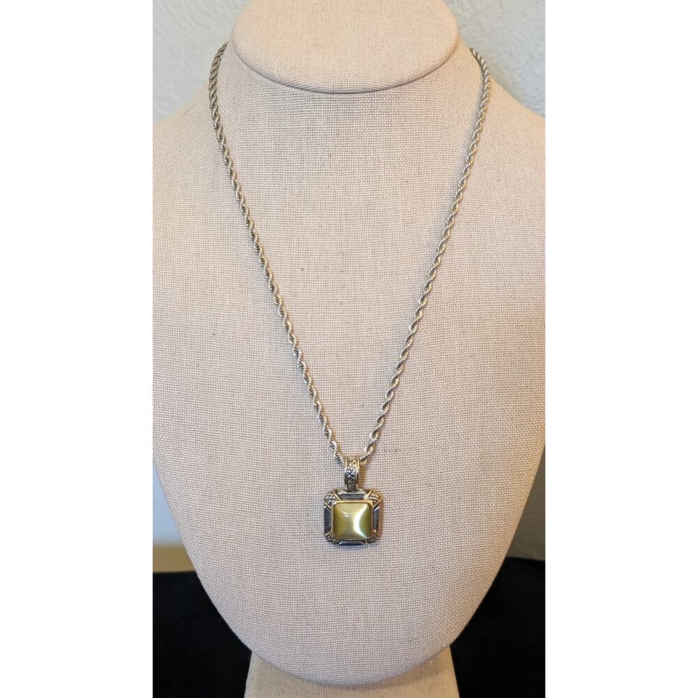 Silver Tone Green Cabachon Pendant on 19" Rope Chain